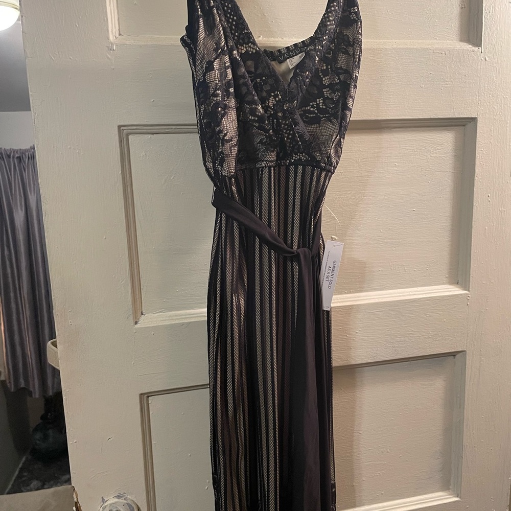 Lulus  lace cocktail dress